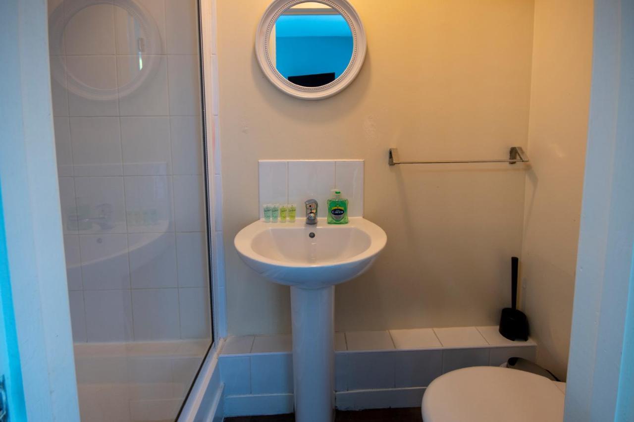 Irvine Riverside Guesthouse By Payman Club エクステリア 写真